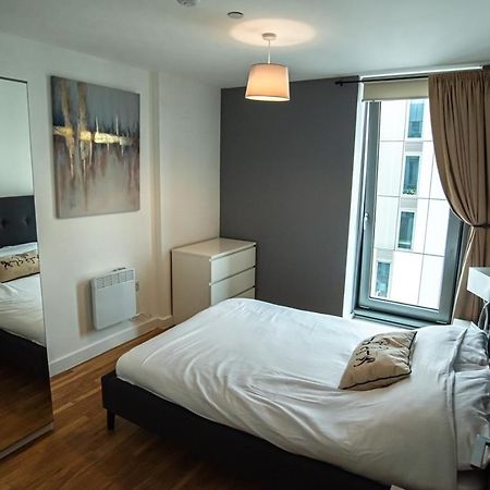 Hallsphere - Stunning Apartment Salford Quays Manchester Extérieur photo