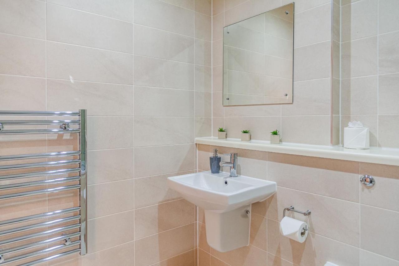 Hallsphere - Stunning Apartment Salford Quays Manchester Extérieur photo