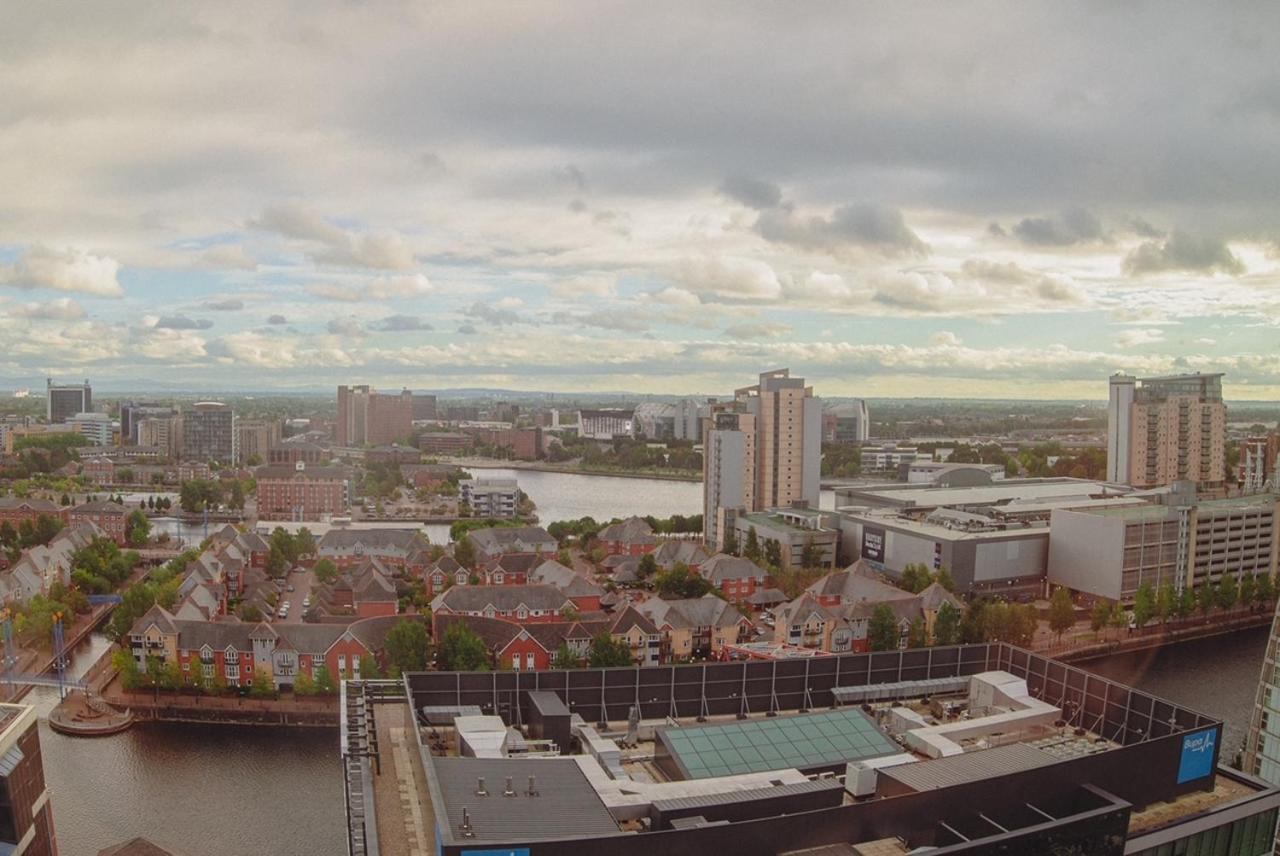 Hallsphere - Stunning Apartment Salford Quays Manchester Extérieur photo