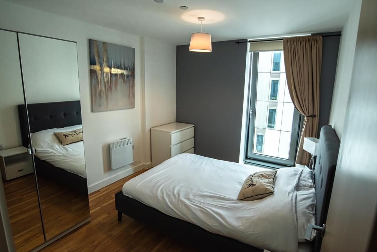 Hallsphere - Stunning Apartment Salford Quays Manchester Extérieur photo