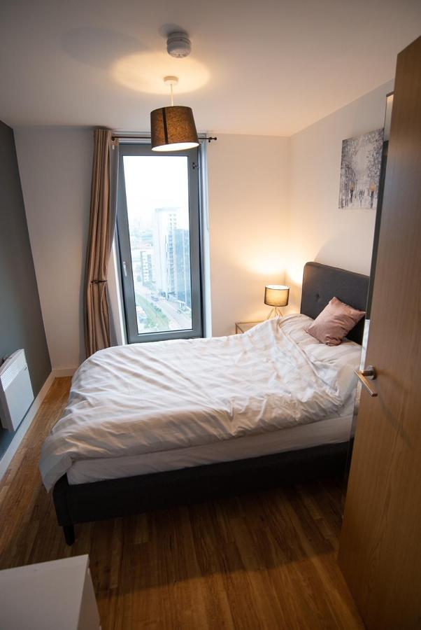 Hallsphere - Stunning Apartment Salford Quays Manchester Extérieur photo