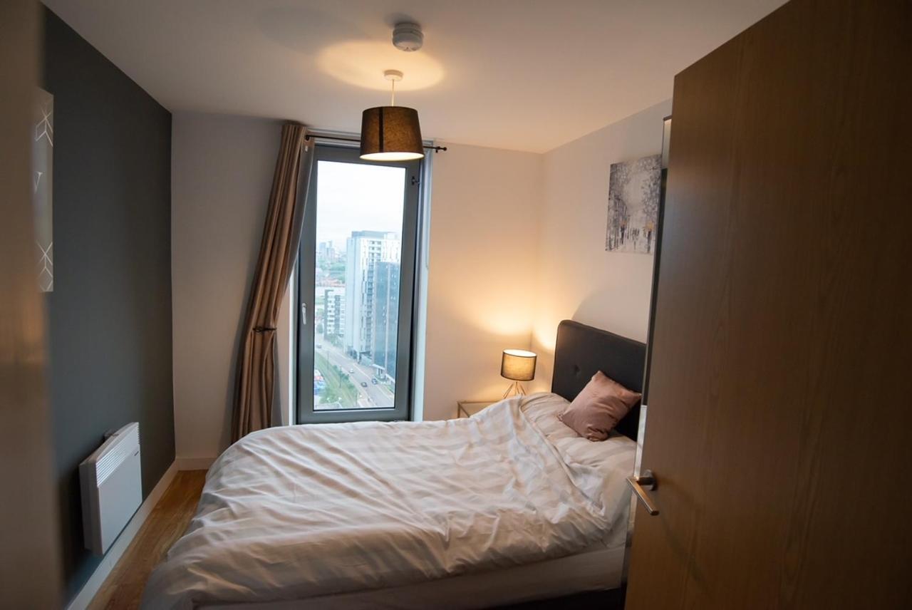 Hallsphere - Stunning Apartment Salford Quays Manchester Extérieur photo